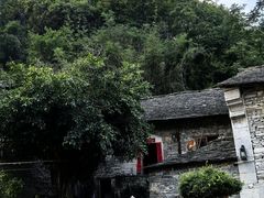 -高荡千年布依古寨旅游景区