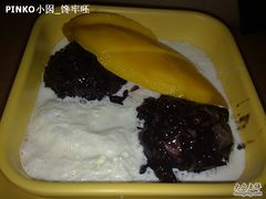 芒果白雪黑糯米甜甜-满记甜品(日月光二店)