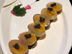 鱼子酱烟熏鸽蛋-誉八仙茶室酒楼(新天地店)