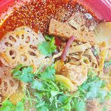 盘盘的边上会有干拌沾料 看起来就很有食欲