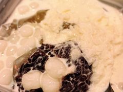 招牌白雪黑糯米冰粉-甜心闲生传统手工冰粉(太古里店)