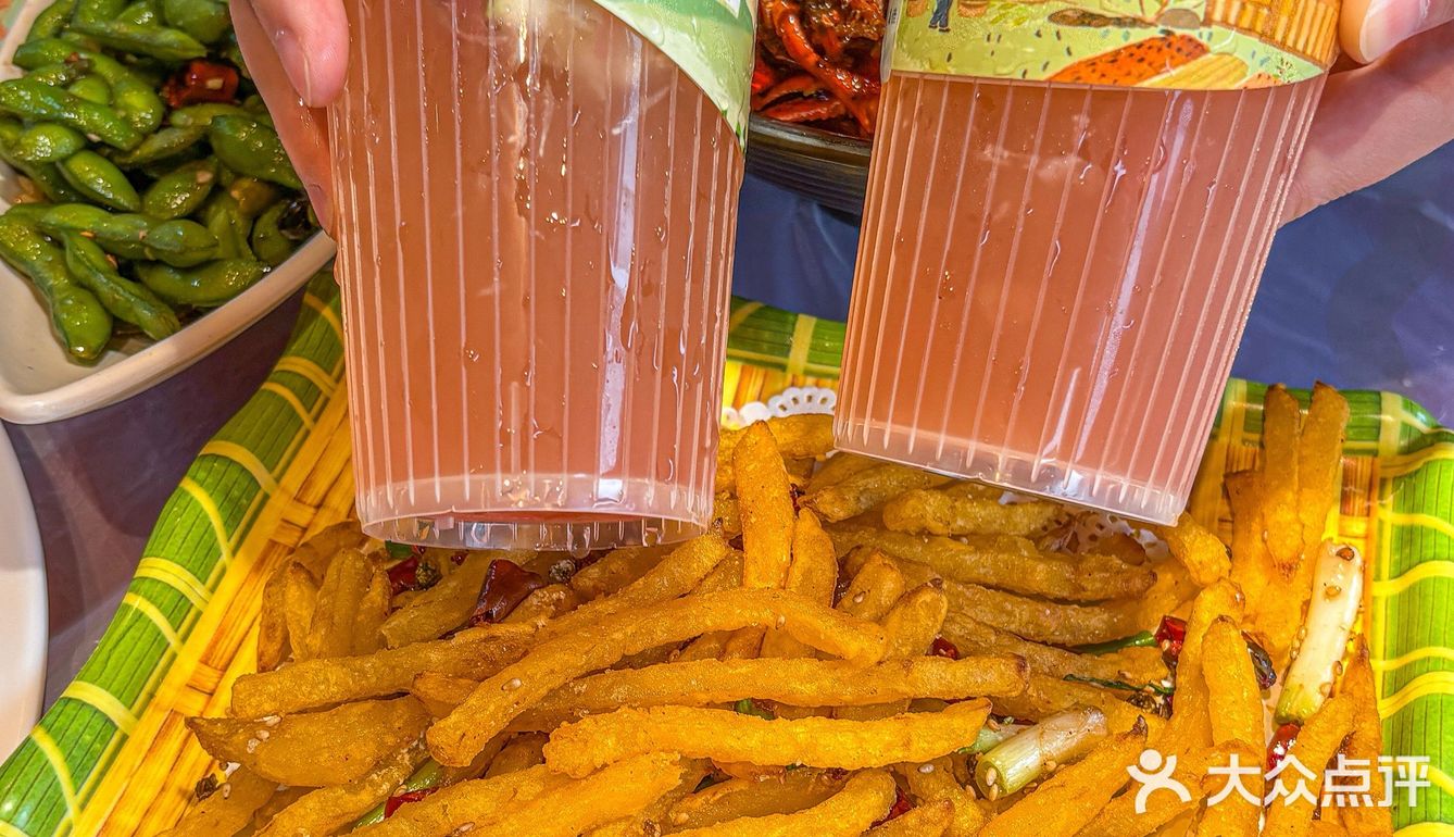 在武汉！ 会一直去吃的小龙虾🦞店！！[流泪]