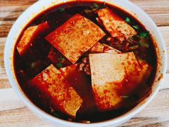 红油米线-老字号杨坡红油米线腊汁肉夹馍(东四道巷店)