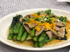 蛋黄斋肝炒菜心-粤·向群饭店(龙津东路总店)