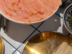 -旧街市鲜货老火锅(大光路店)