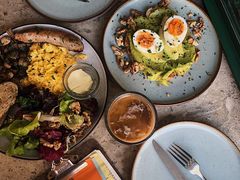 牛油果煮蛋吐司-RAC BAR(安福路店)