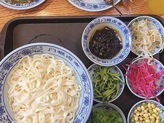 老北京炸酱面-门框胡同百年卤煮(新街口店)