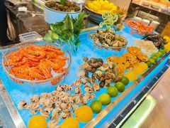 -广州万富希尔顿酒店·感趣自助餐厅·金秋蟹宴生蚝海鲜刺身烧烤