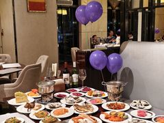 -广州万富希尔顿酒店·感趣自助餐厅·金秋蟹宴生蚝海鲜刺身