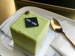 -UNI UNI(环亚凯瑟琳店)