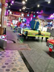 -卡通尼乐园(重庆南坪协信星光店)