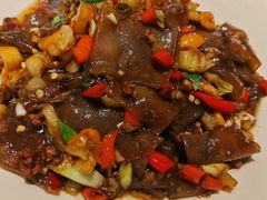 -阿瓦山寨·湘菜现炒·剁椒鱼头王(咸阳总店)