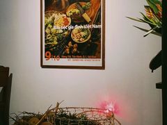 -Cuc Gach Quan Restaurant