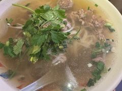 -大头虾越式风味餐厅(光明广场店)