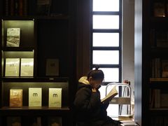 -钟书阁(松江泰晤士小镇店)