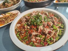 -兔行天下-鸿鹤鲜锅兔(中海国际店)