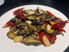 见手青又嫩又鲜-南蛮子(进贤路店)