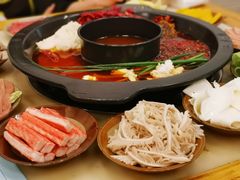 -黄潇洒老火锅(九眼桥宏济巷店)