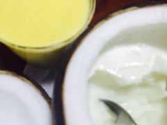 -志龙皇冠吃货椰子铺