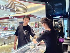 -王府井百货熙地港店