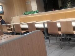 大堂-麦当劳(军博店)