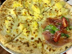 榴莲披萨拼四分之一帕尔马火腿-1861意大利餐厅(文化广场店)