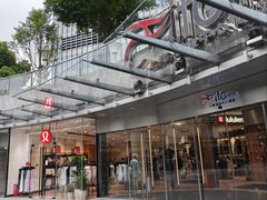-lululemon(上海浦东IFC店)