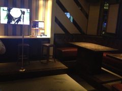 -唛客疯量贩式KTV(金飞达广场店)