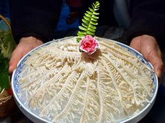 -茅草房·河畔园林火锅