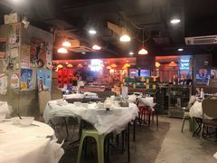 大堂-鲜入围煮花胶鸡海鲜火锅