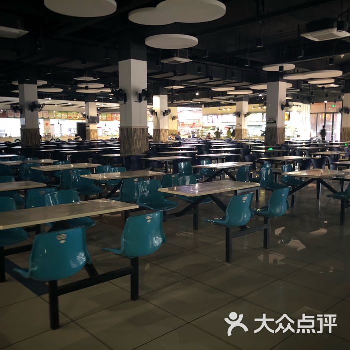 上海建桥学院食堂图片