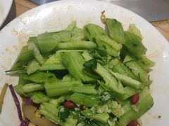 -咱屯子铁锅炖直营店(保利店)