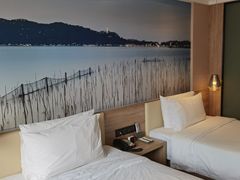 -杭州西湖湖滨银泰亚朵酒店