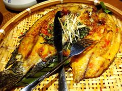 傣味香茅草烤罗非鱼-云海肴·汽锅鸡·云南菜(天津国金汇店)