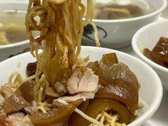 -松树干拌面店