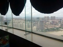 -荣誉国际酒店-云顶旋转餐厅