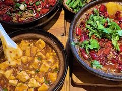 -有红鸡毛店·砂锅菜(抚琴夜市店)