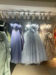 -衣贝姿婚纱礼服馆