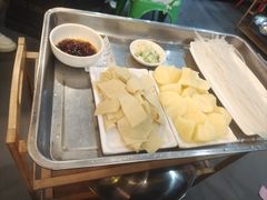 -哈尔滨烧烤·山河村铁锅炖(交大店)