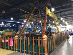 -维佳童话镇演出现场(徐东店)