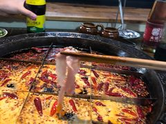 -渝嘴小老弟老火锅(华新村店)