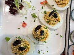 酿鸡蛋沙拉配鱼子酱-帕歌西班牙餐厅paco tapas