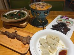 -娜仁图雅蒙古美食村(33小镇店)