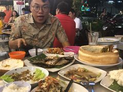 -大树下海鲜饭店