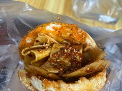 -老鼓楼麻辣烫夹馍