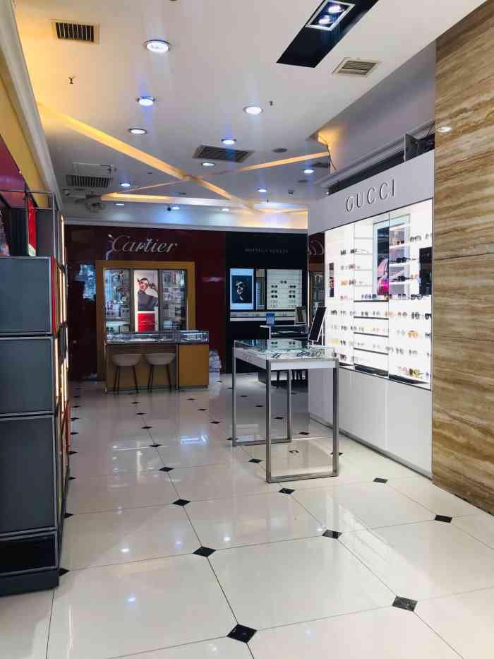 宝岛眼镜(长沙王府井店)-"万万没想到有霸王餐中眼镜这种事,进门店问.