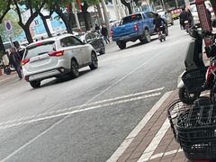 -百荣世贸商城