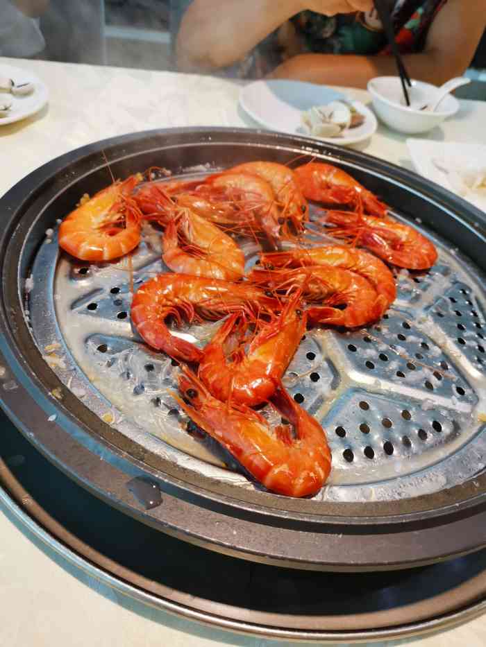 越百海海鲜蒸锅(海湾店)-"[薄荷]环境:比较容易找到,在街角转角.