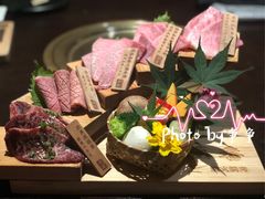 -山川小町·极番烧肉(新地假日广场店)