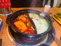 -串门邻居串串火锅(云南南路店)